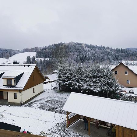 Apartman Mavis Kasperske Hory Buitenkant foto